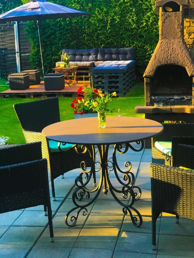"Casa20200" 2 X Apartments Je 150Qm Fuer Business, Familien, Gruppen, Handwerker 15Min Von Berlin, Erdbeerhof, Outlet B5, 5Min Vom See Falkensee !! 2 Apartment Each 150Qm For Business , Families 15Min From Berlin!! 외부 사진