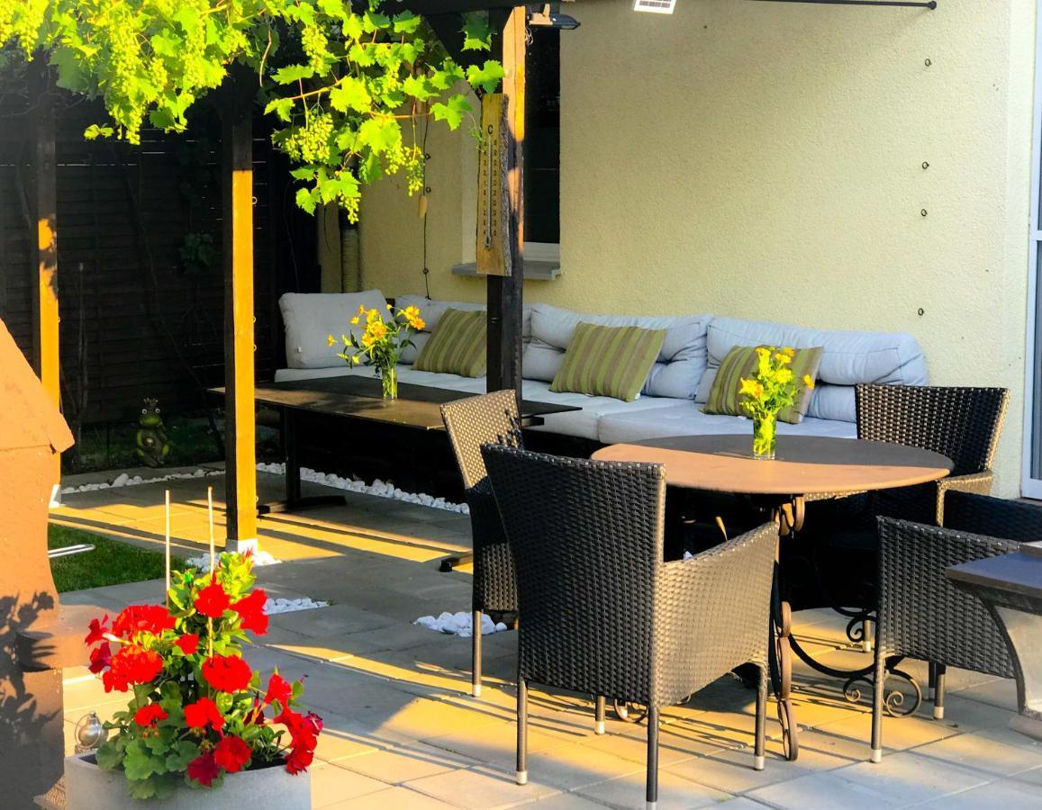 "Casa20200" 2 X Apartments Je 150Qm Fuer Business, Familien, Gruppen, Handwerker 15Min Von Berlin, Erdbeerhof, Outlet B5, 5Min Vom See Falkensee !! 2 Apartment Each 150Qm For Business , Families 15Min From Berlin!! 외부 사진