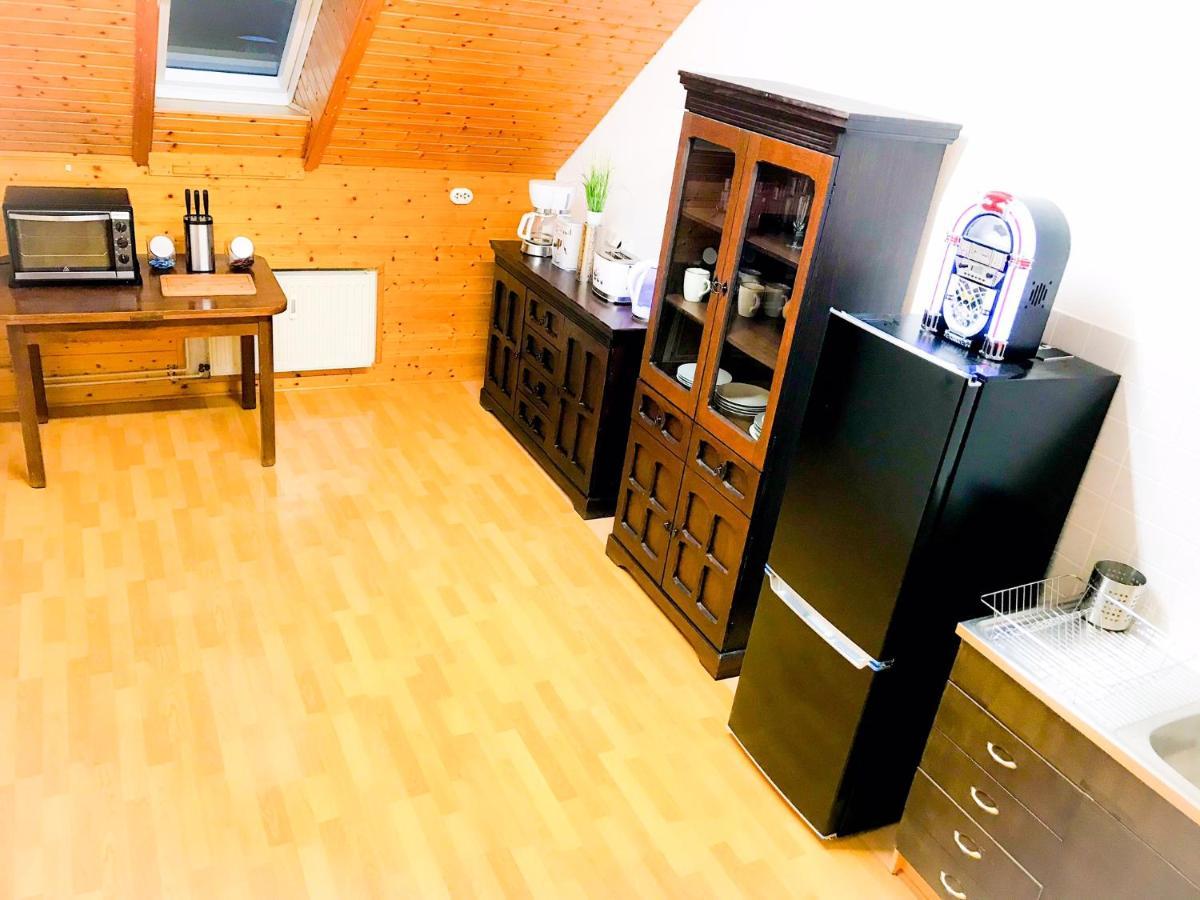 "Casa20200" 2 X Apartments Je 150Qm Fuer Business, Familien, Gruppen, Handwerker 15Min Von Berlin, Erdbeerhof, Outlet B5, 5Min Vom See Falkensee !! 2 Apartment Each 150Qm For Business , Families 15Min From Berlin!! 외부 사진