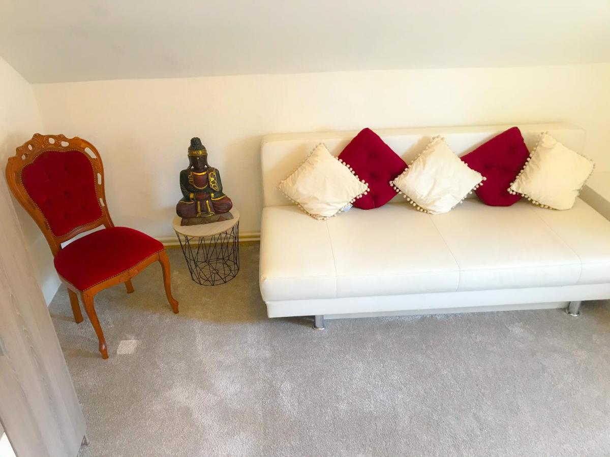 "Casa20200" 2 X Apartments Je 150Qm Fuer Business, Familien, Gruppen, Handwerker 15Min Von Berlin, Erdbeerhof, Outlet B5, 5Min Vom See Falkensee !! 2 Apartment Each 150Qm For Business , Families 15Min From Berlin!! 외부 사진
